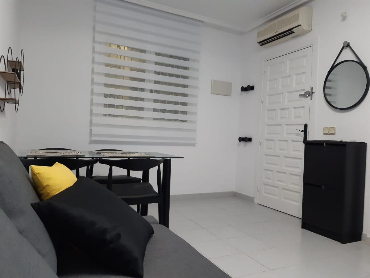Lovely Apart 3 Minutes To The Beach Torrevieja Exterior photo